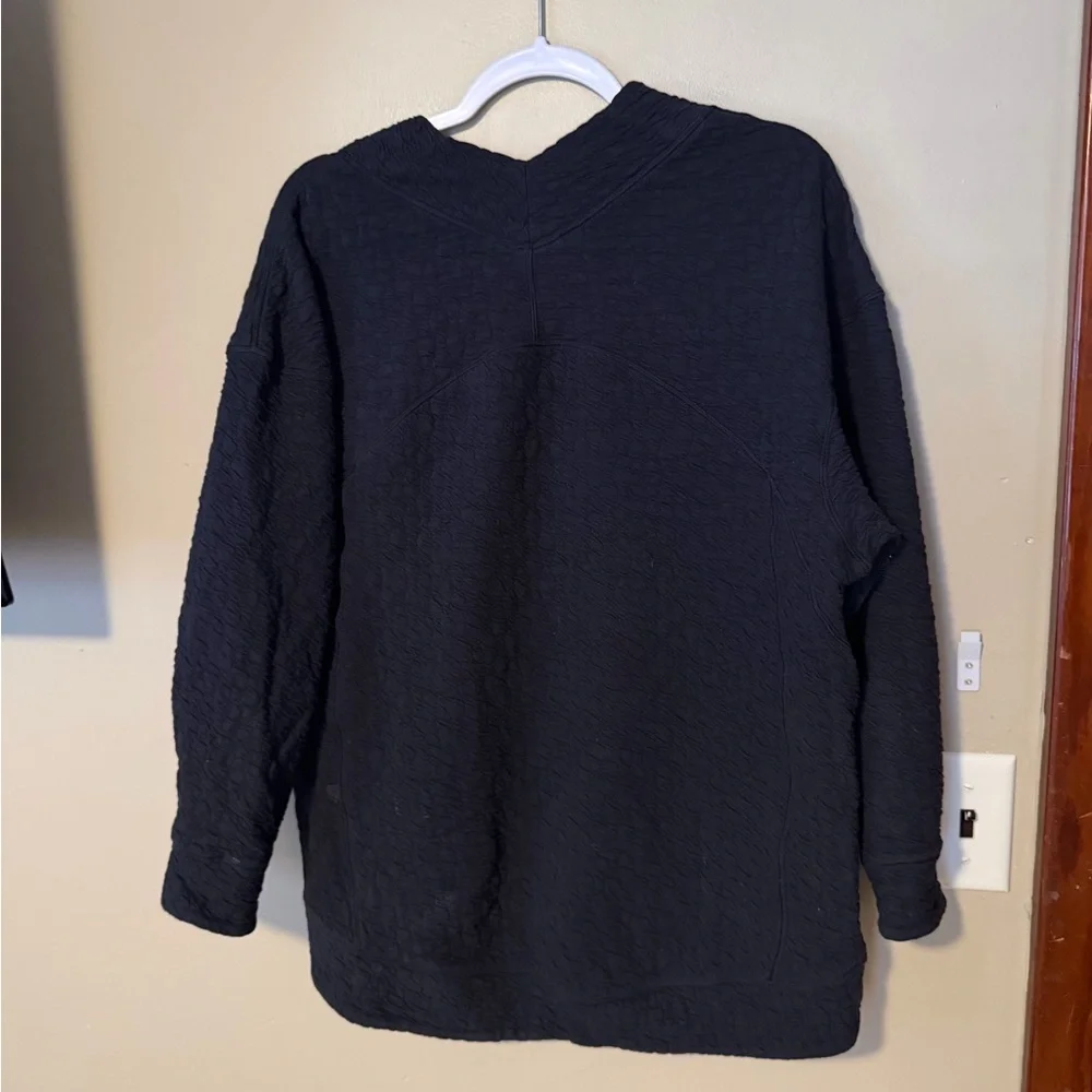 Lululemon Black Rippled V-Neck Textured Sweatshirt